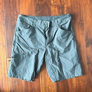 Patagonia men's short size 33